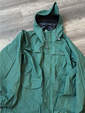 Vintage Columbia Green Hooded Raincoat - waterproof!